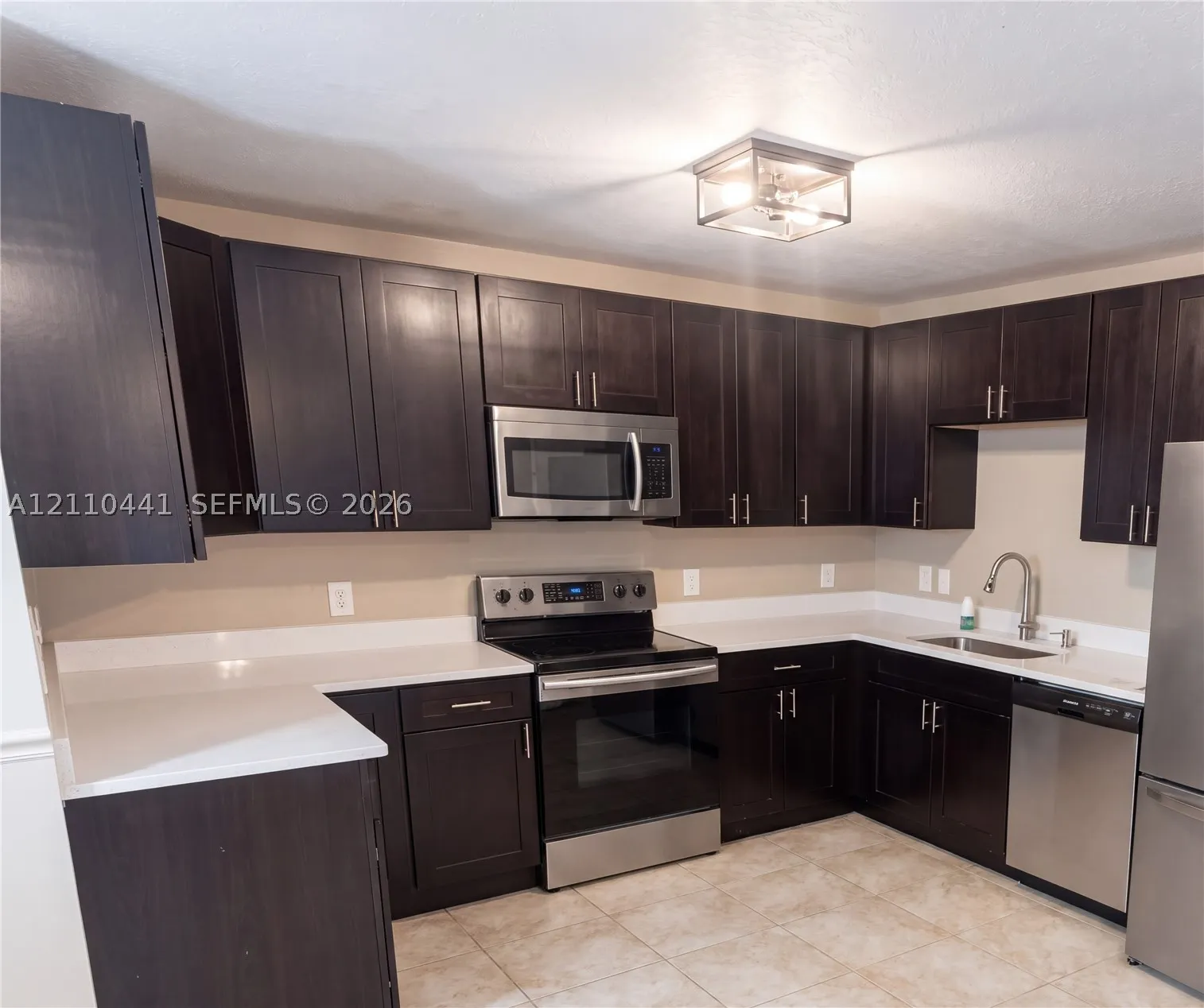 1538 N Lawnwood Cir #3