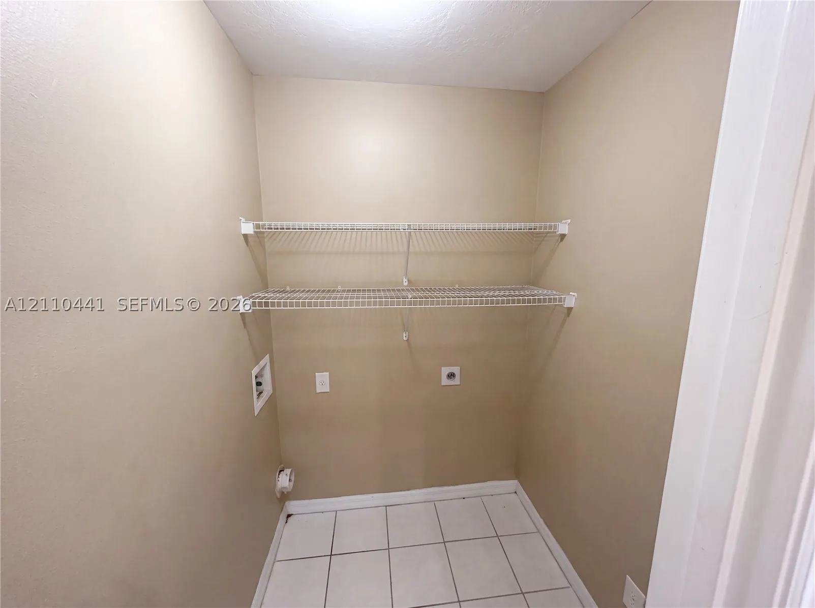 1538 N Lawnwood Cir #3