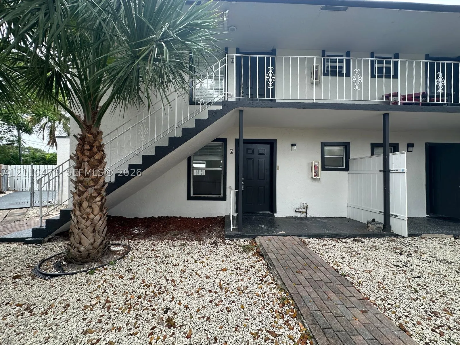 1409 N Dixie Hwy #2