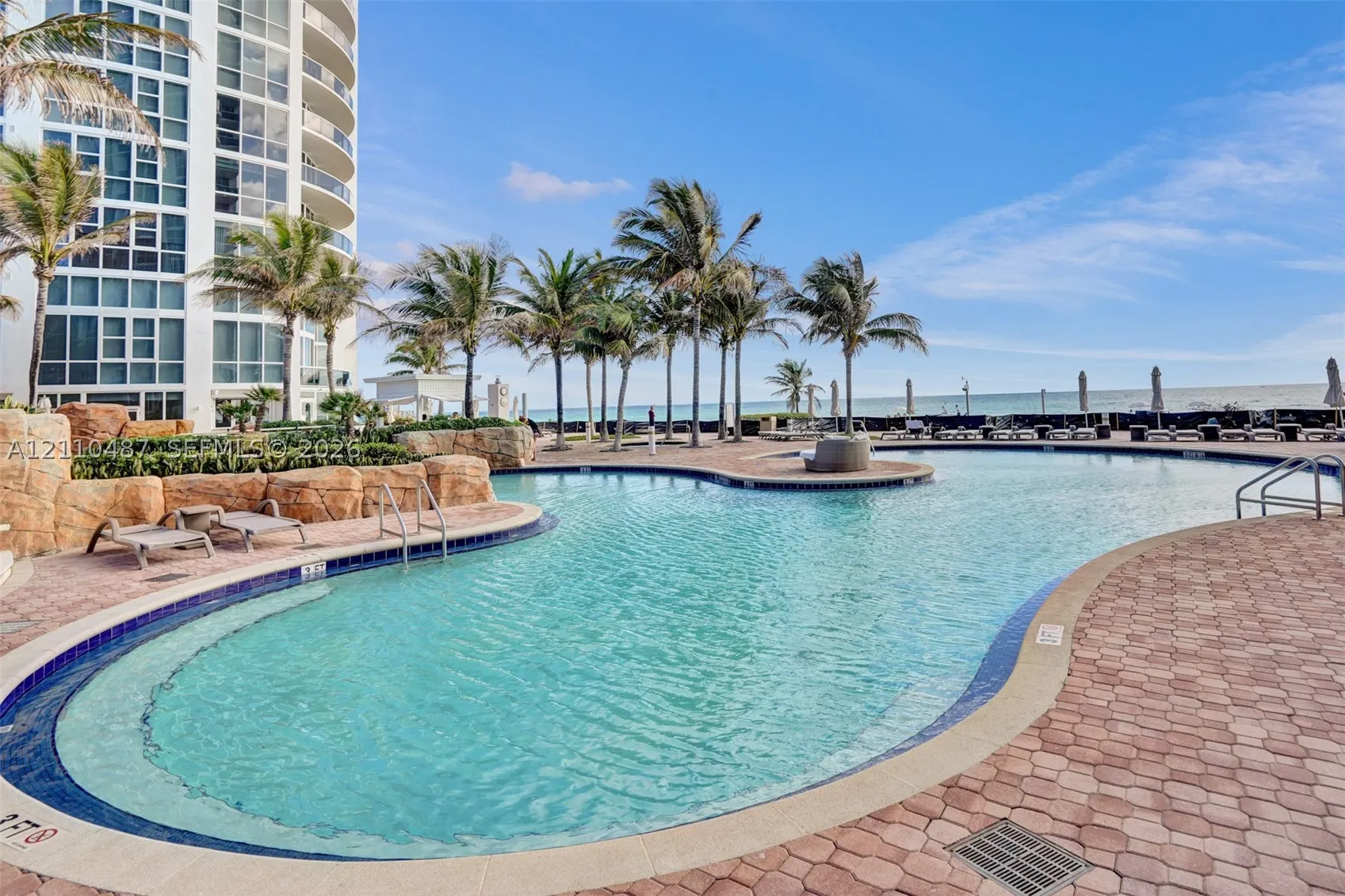 18201 Collins Ave #3402