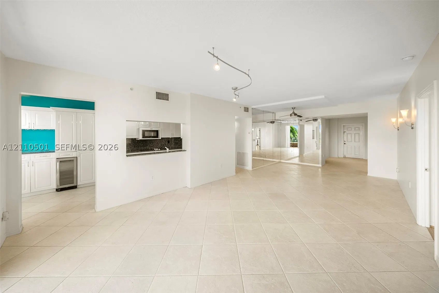 2880 NE 14th St Cswy #404