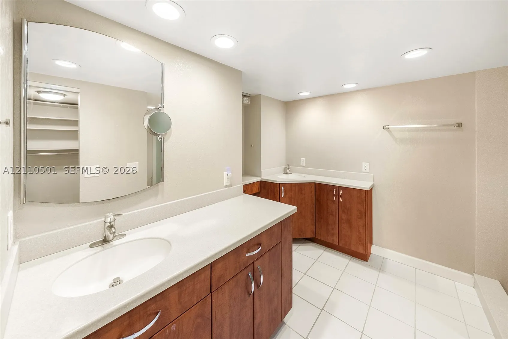 2880 NE 14th St Cswy #404