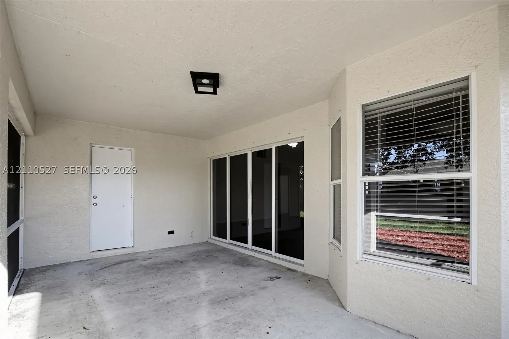 5509 NW Commodore Ter