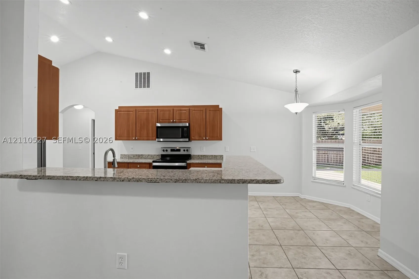 5509 NW Commodore Ter