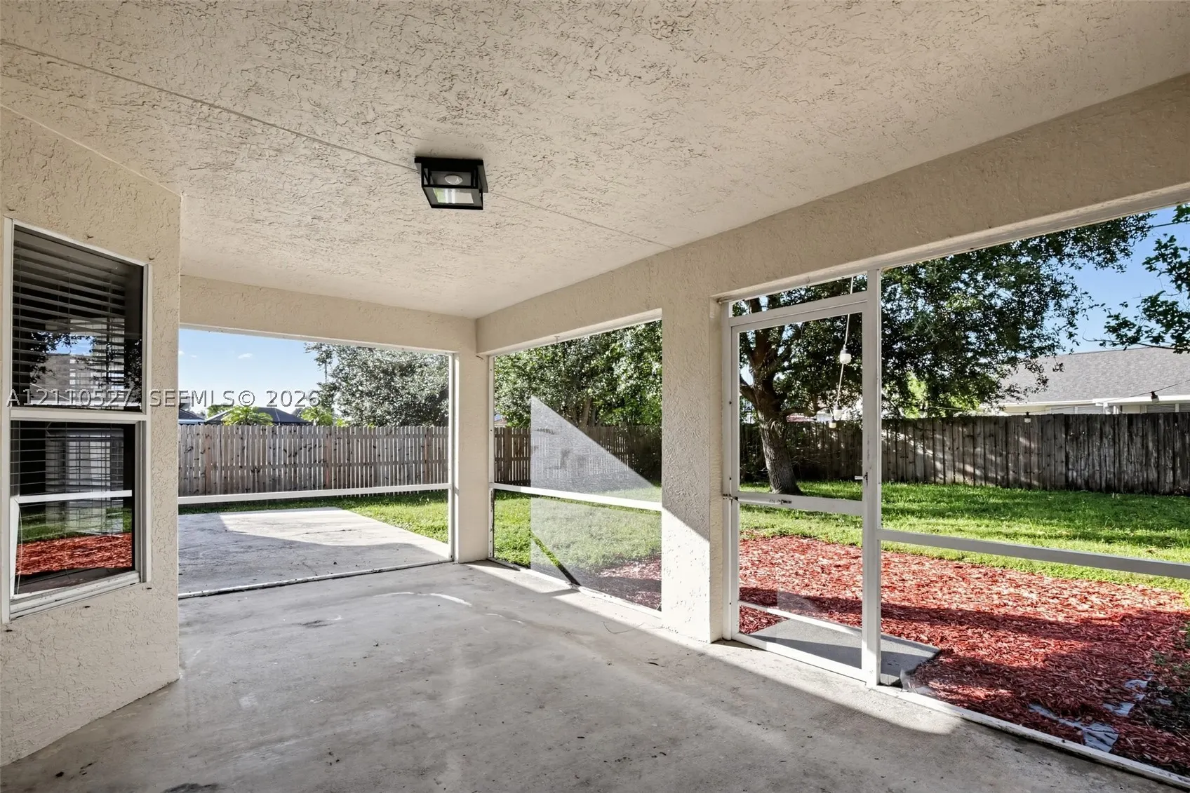 5509 NW Commodore Ter