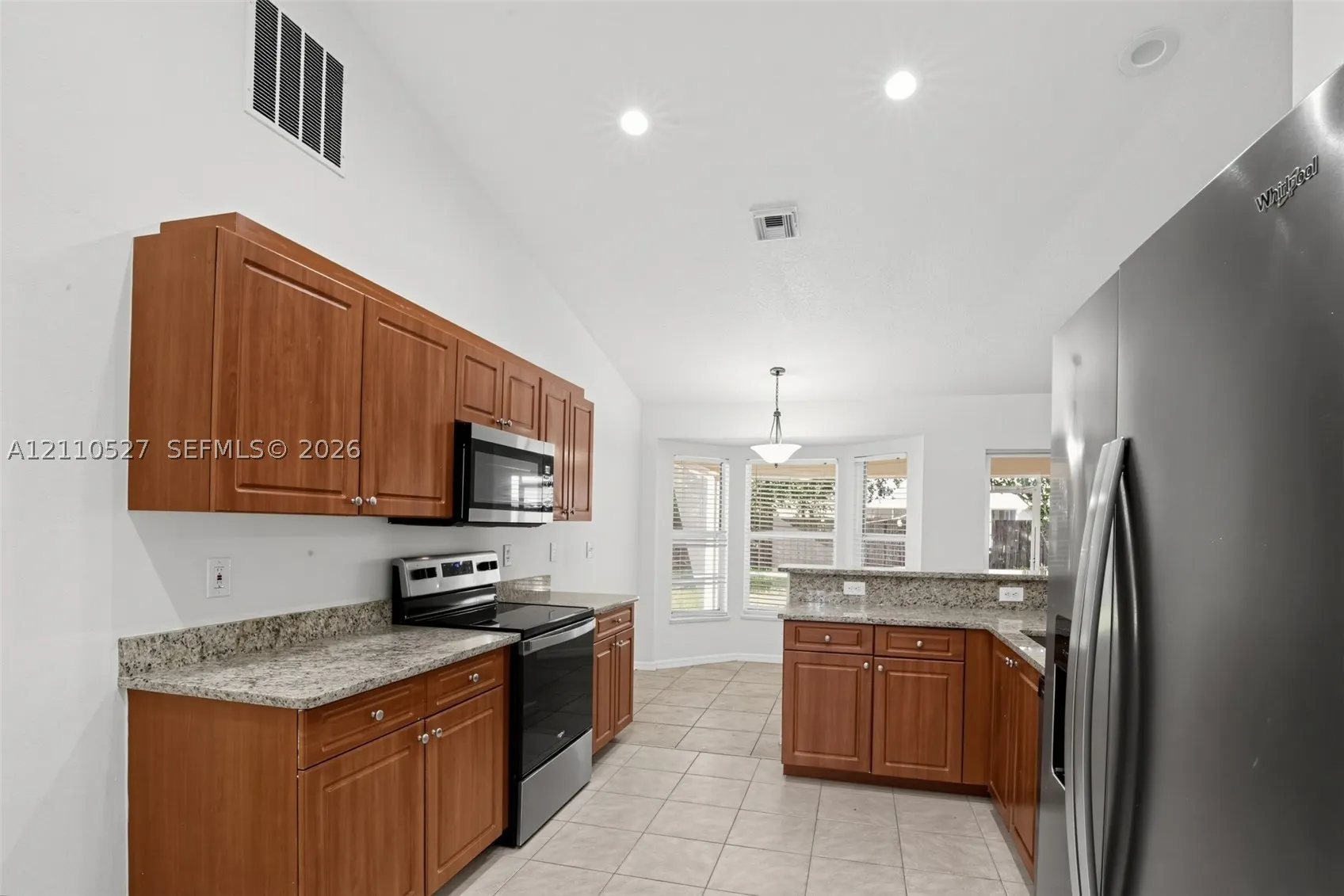 5509 NW Commodore Ter