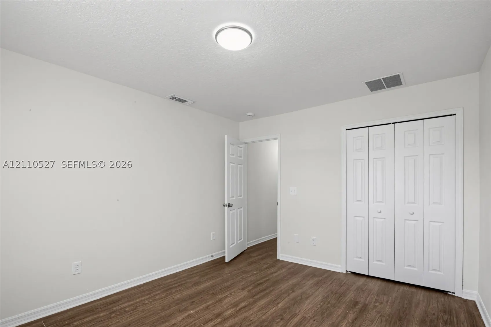 5509 NW Commodore Ter