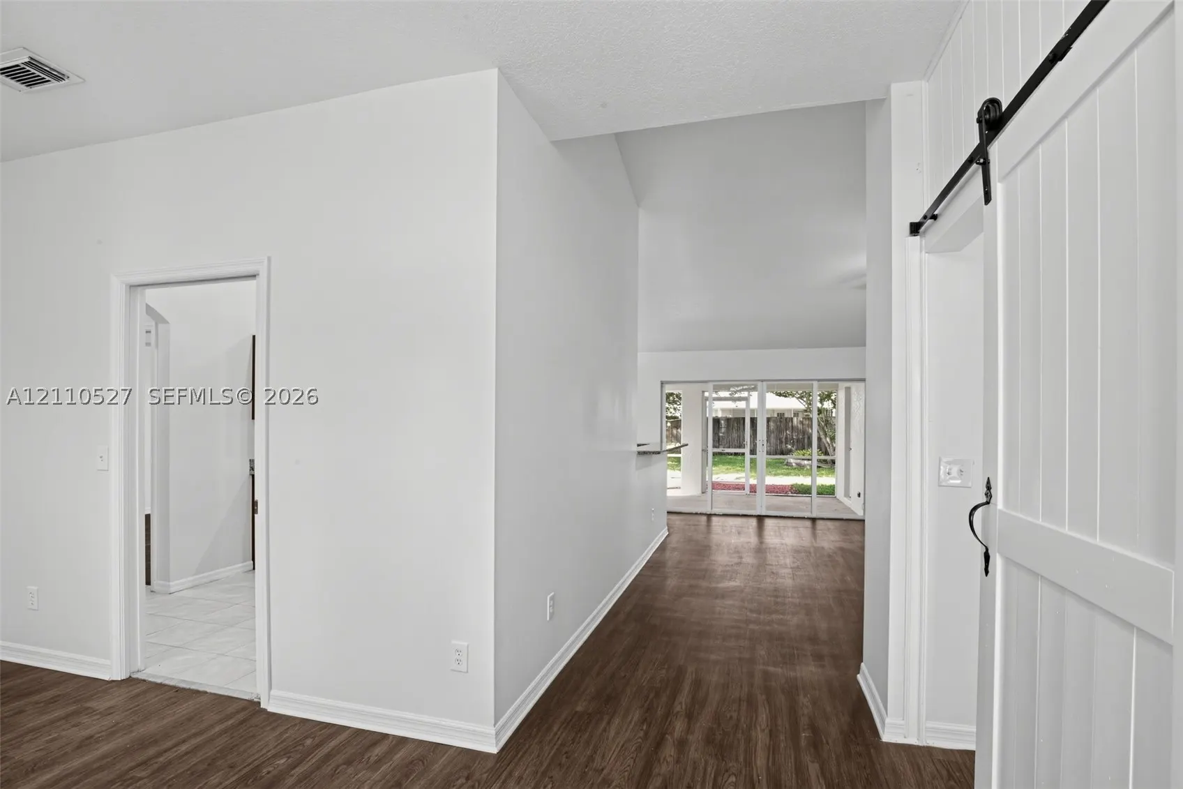 5509 NW Commodore Ter