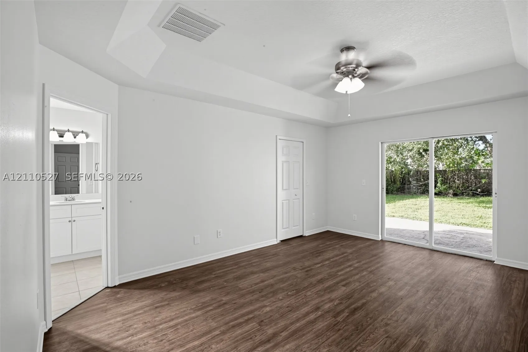 5509 NW Commodore Ter