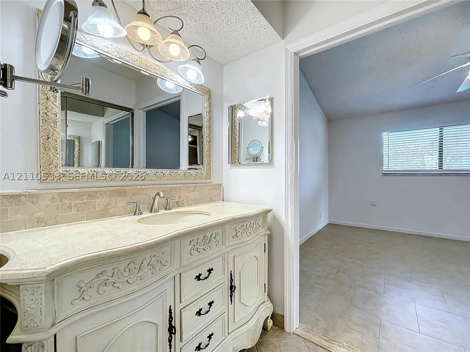 20 Via De Casas Sur #202