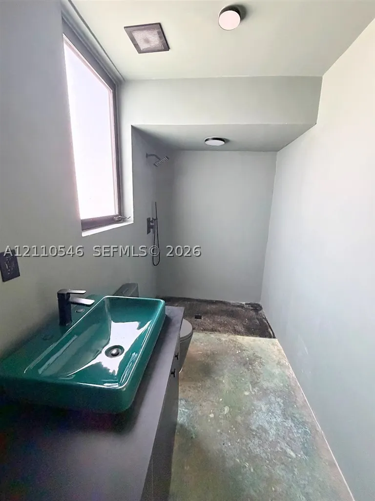 150 NW 44th St #0