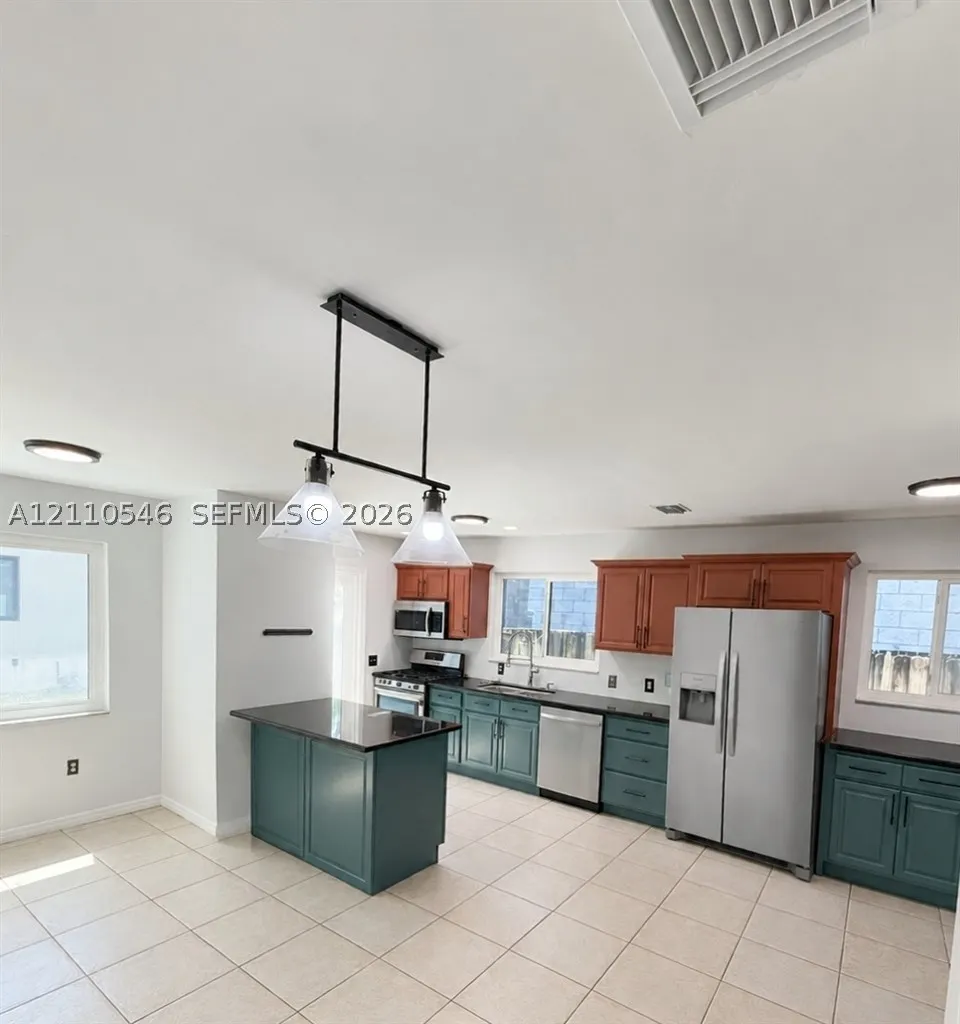 150 NW 44th St #0