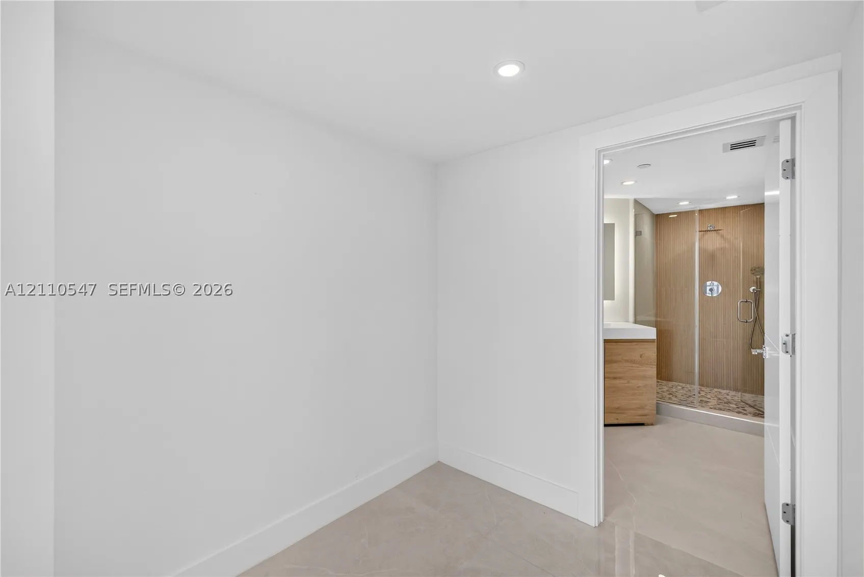 4000 Island Blvd #2701