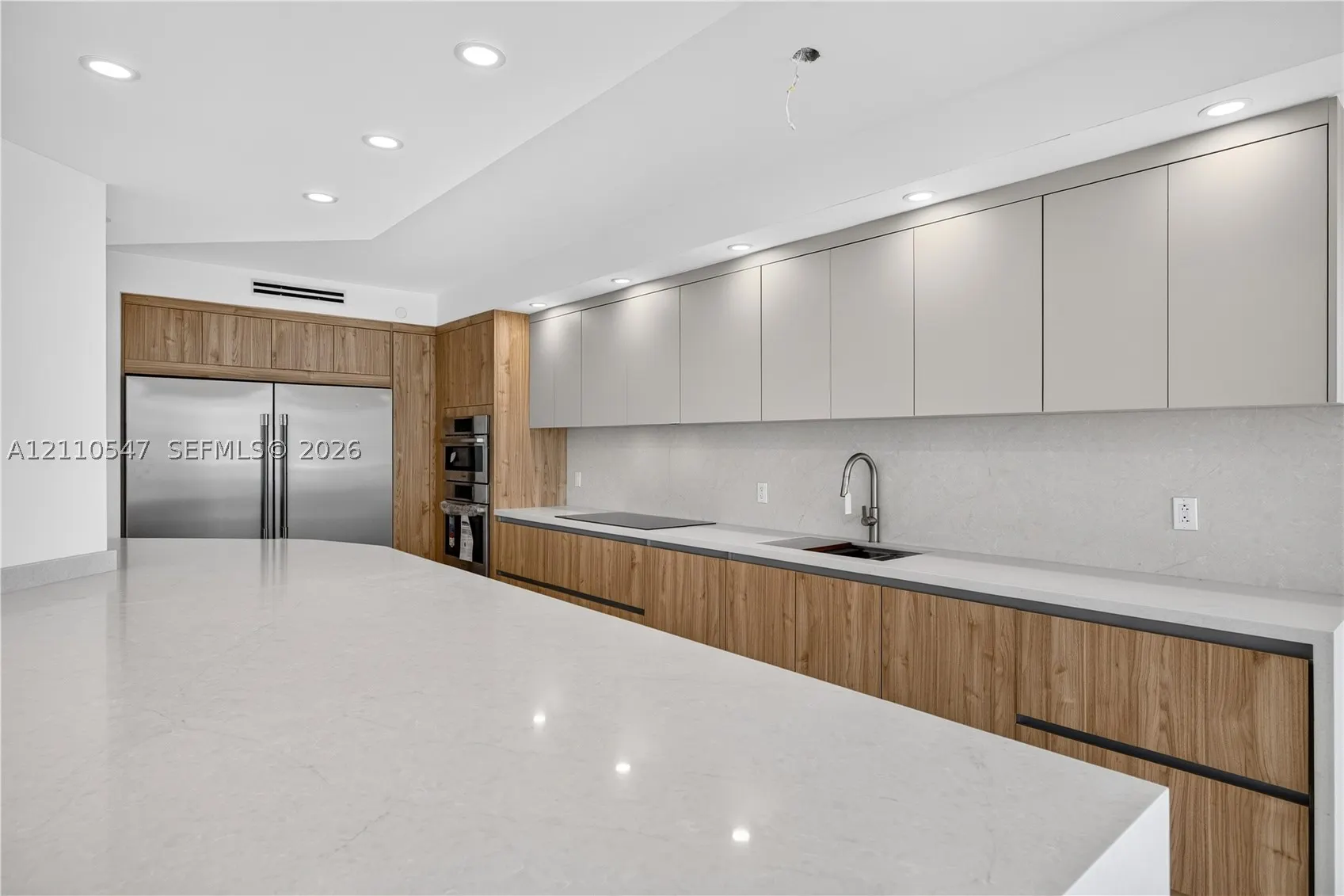 4000 Island Blvd #2701