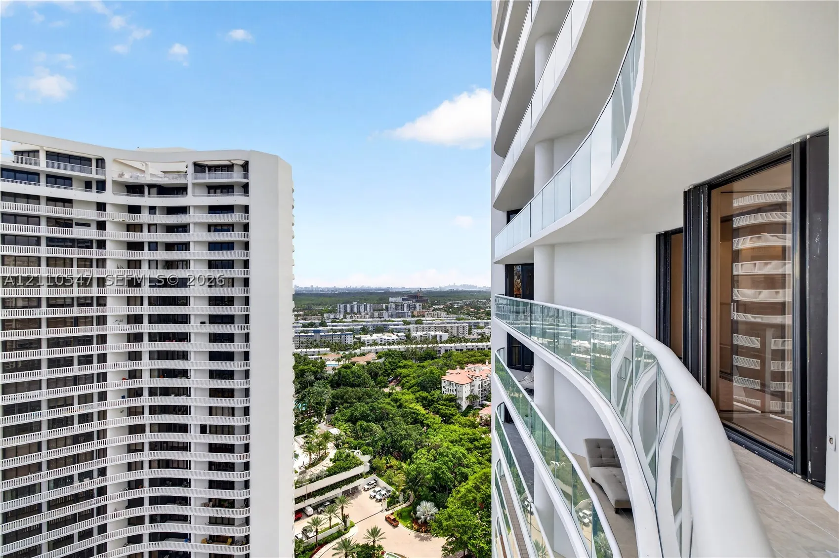 4000 Island Blvd #2701