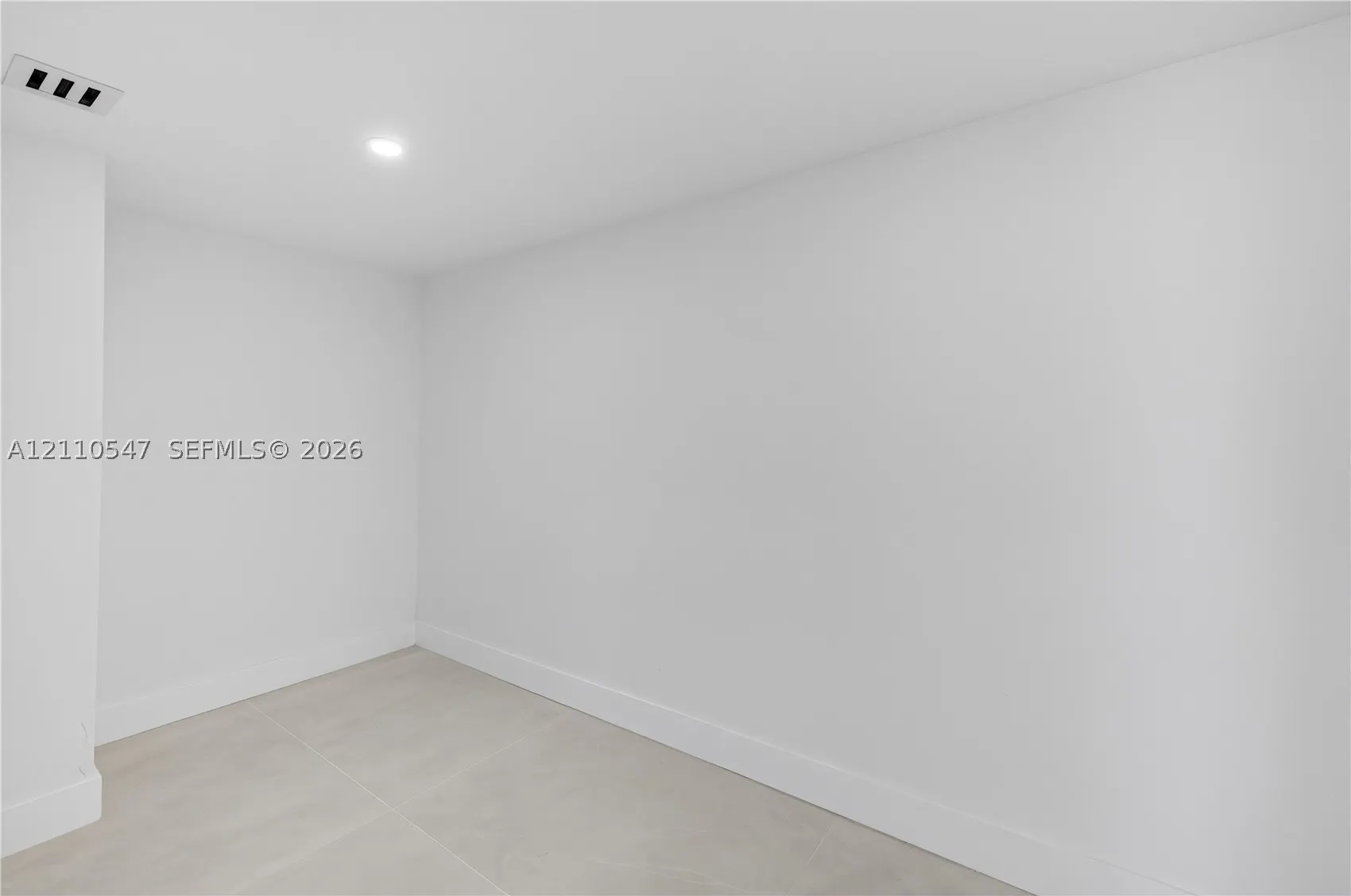 4000 Island Blvd #2701