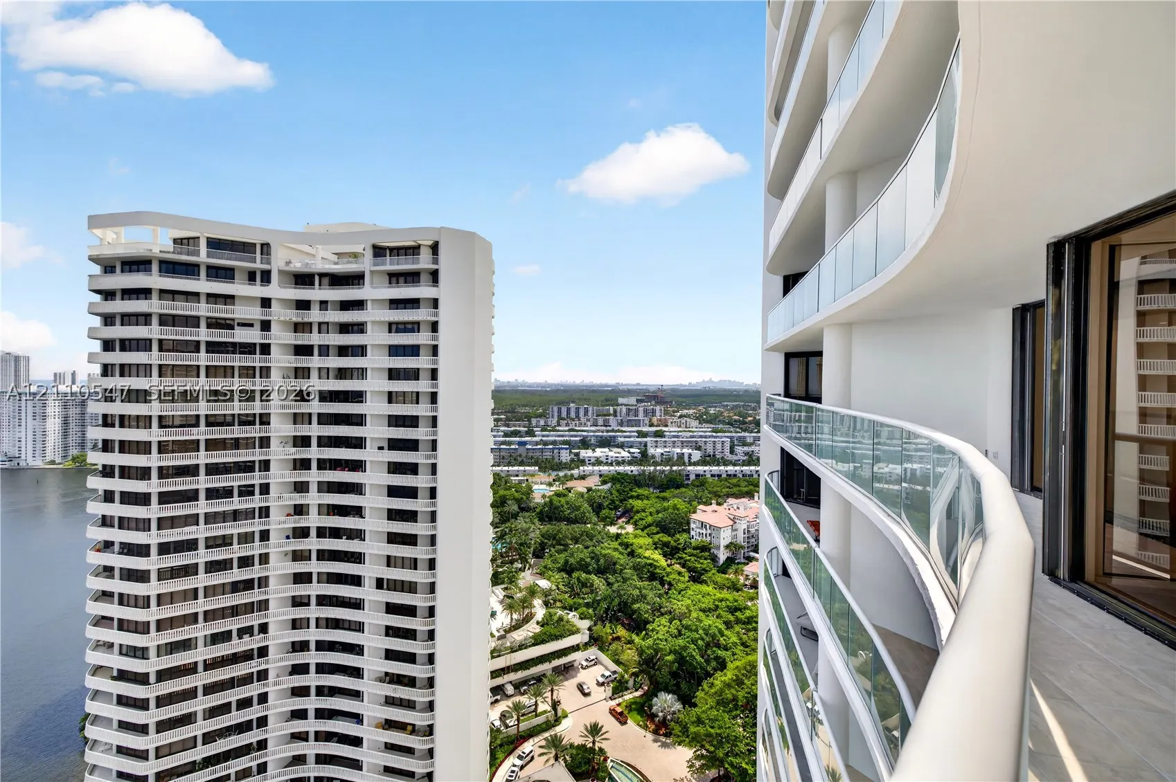 4000 Island Blvd #2701