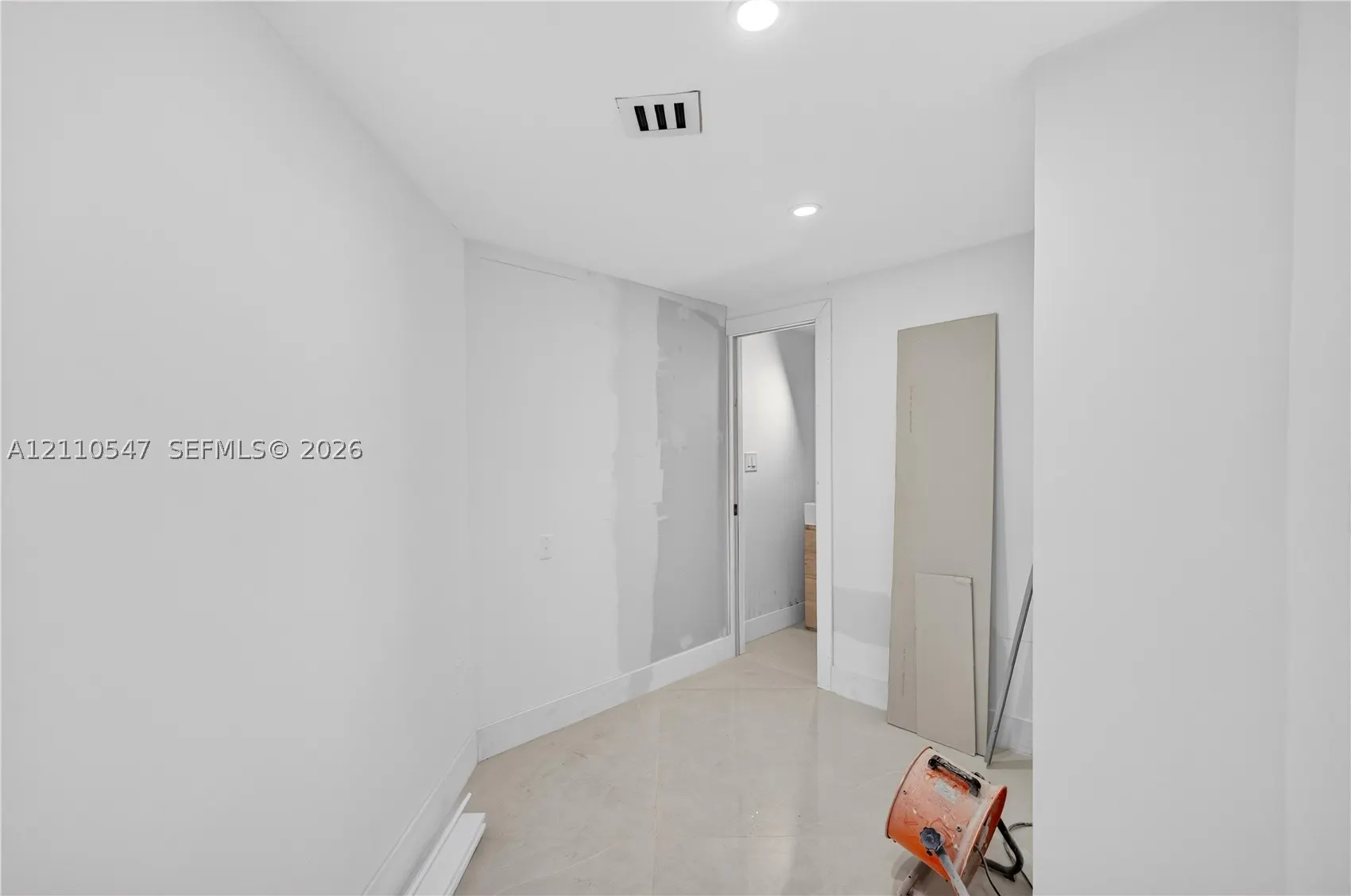 4000 Island Blvd #2701