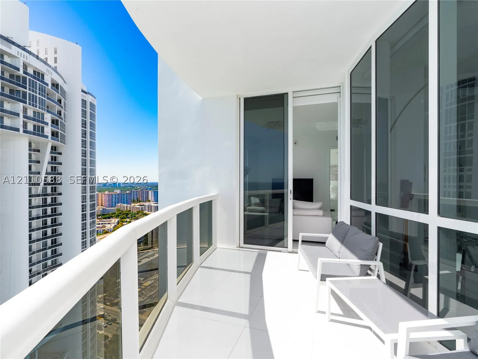 18201 Collins Ave #4709A