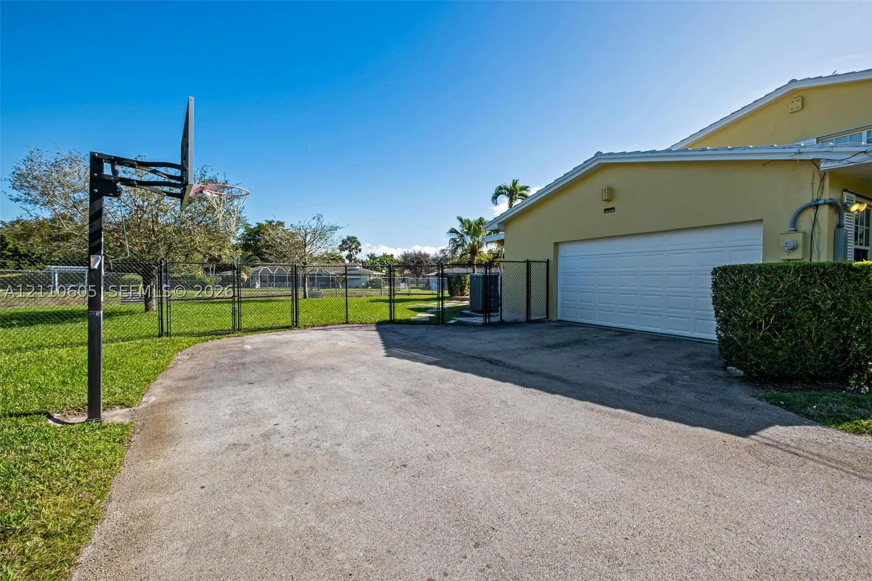 11401 SW 72nd Pl