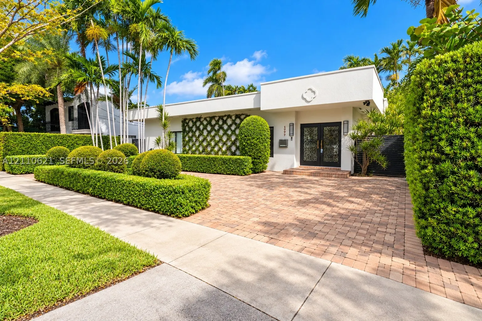 1777 Daytonia Rd