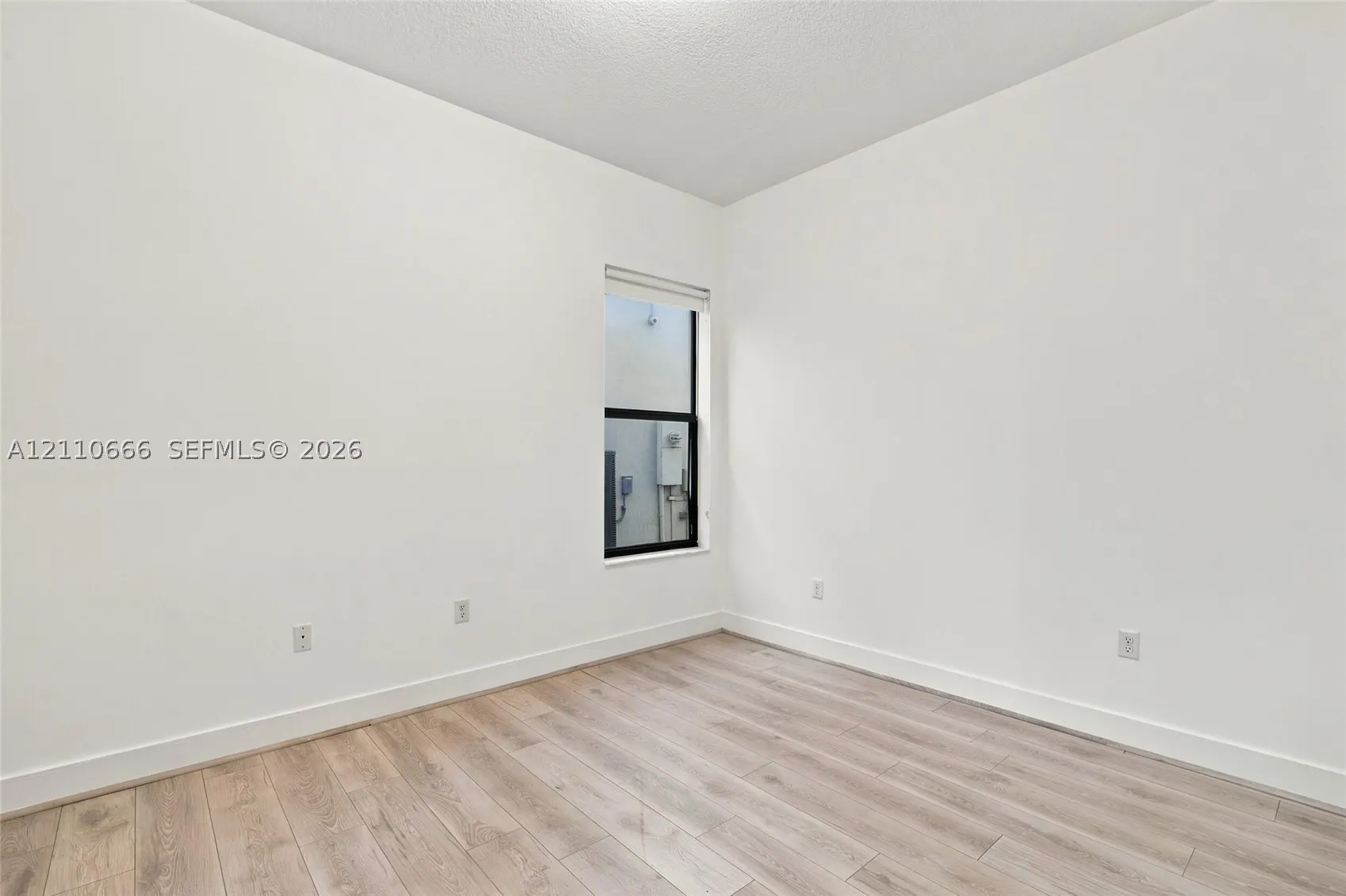 3293 W 98th Pl