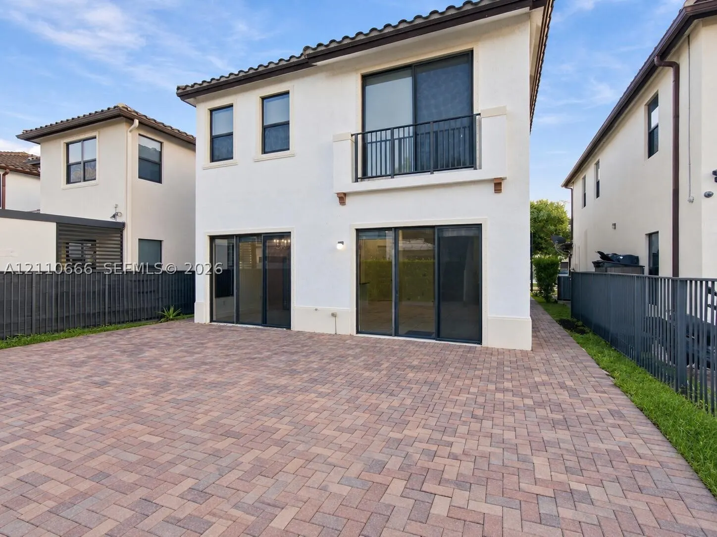 3293 W 98th Pl
