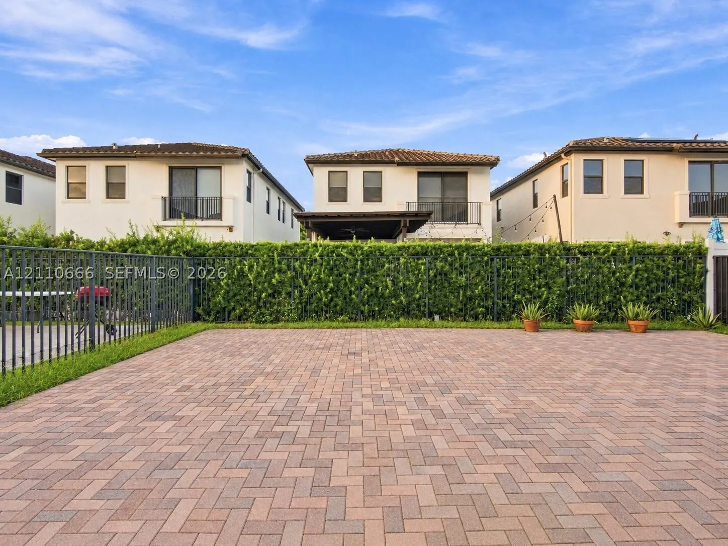 3293 W 98th Pl