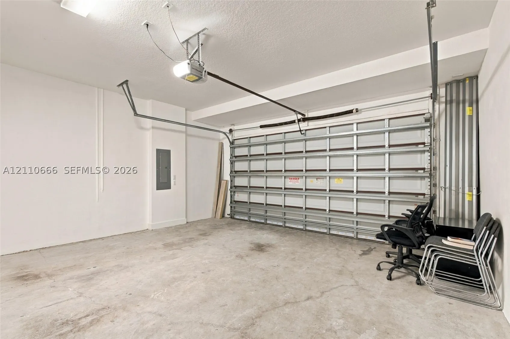 3293 W 98th Pl