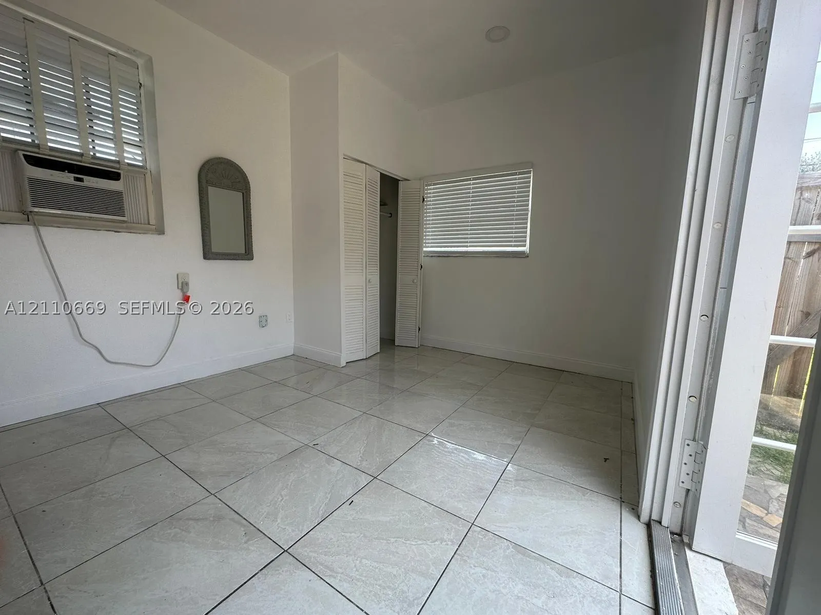 1635 Hollywood Blvd #B