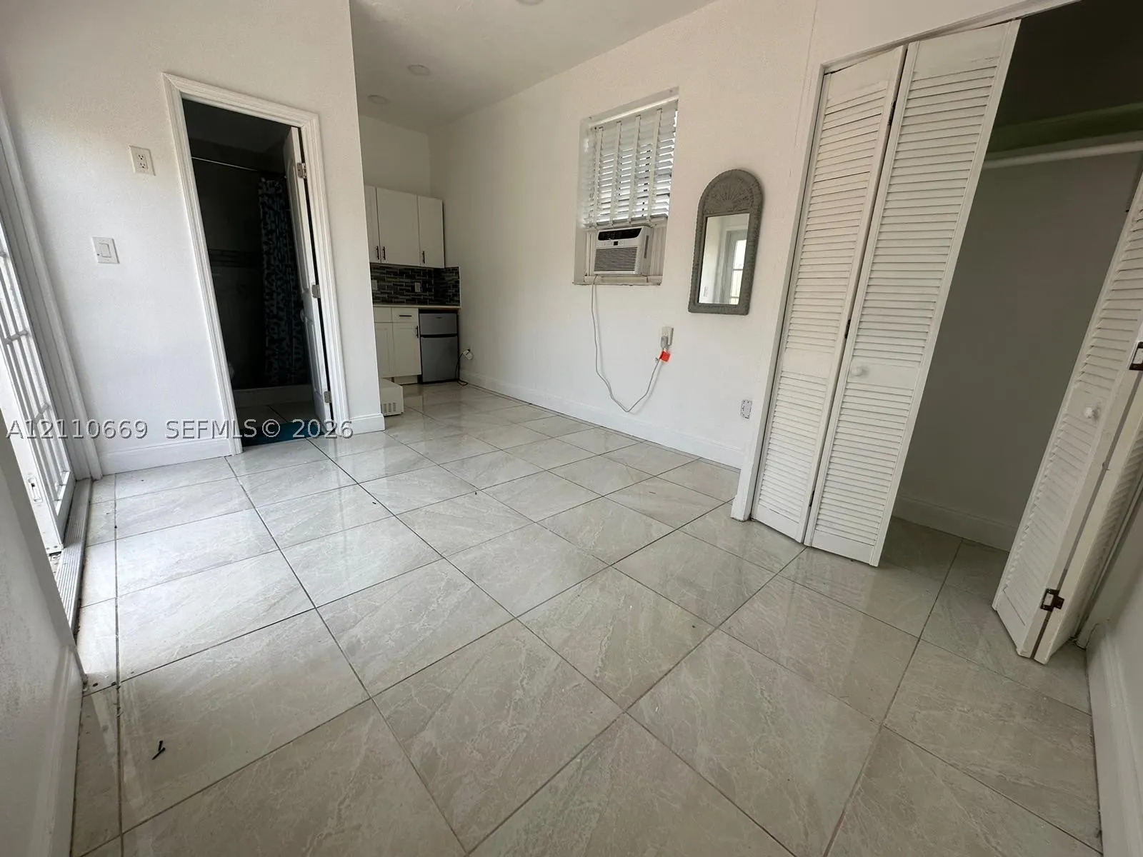 1635 Hollywood Blvd #B