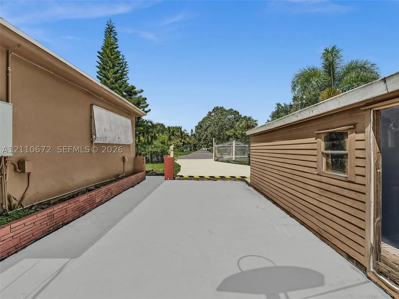 5220 SW 26th Ave