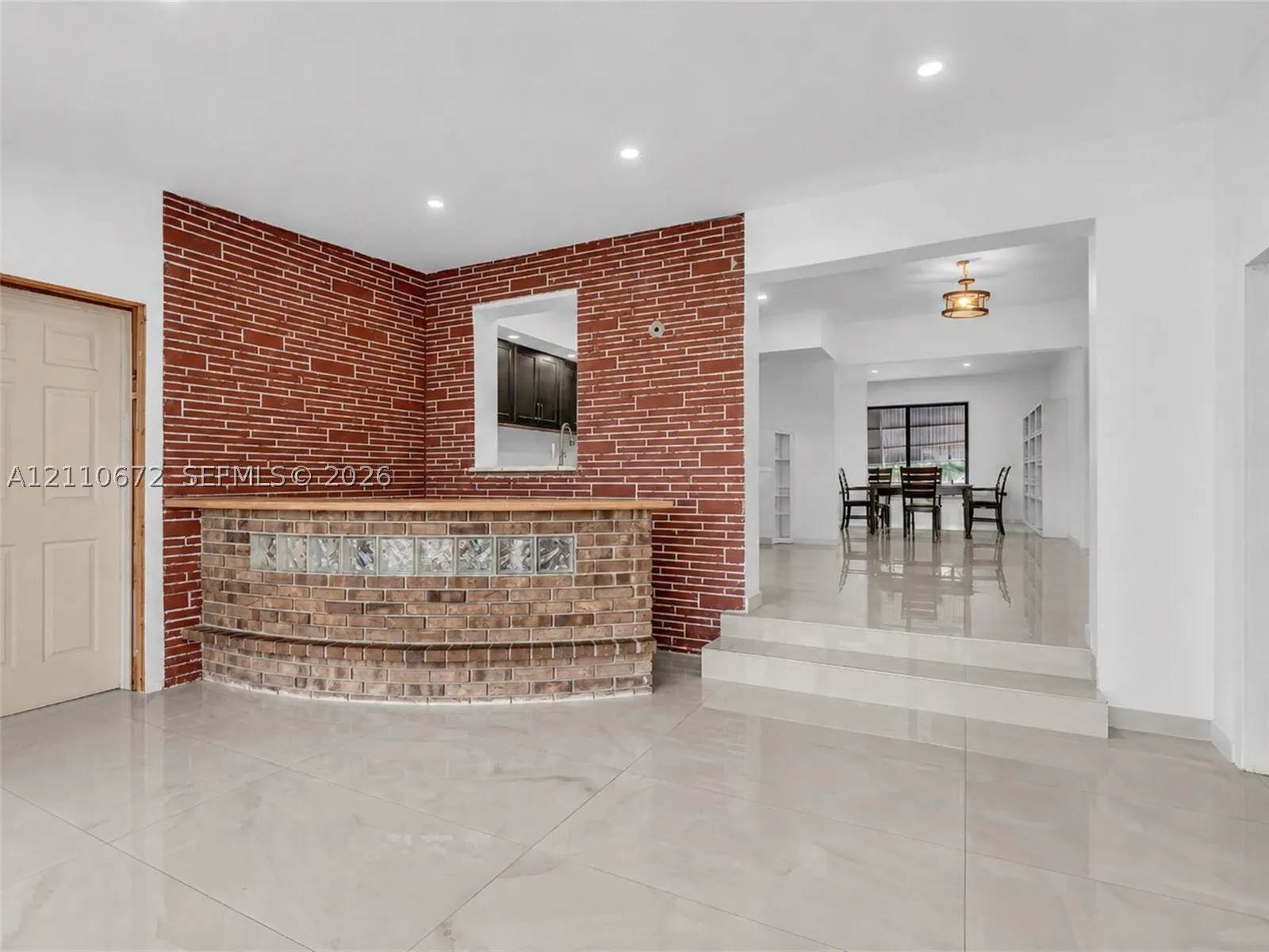 5220 SW 26th Ave