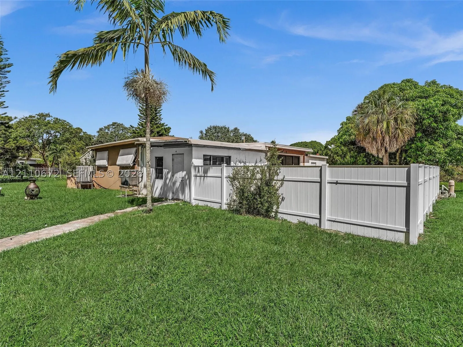 5220 SW 26th Ave