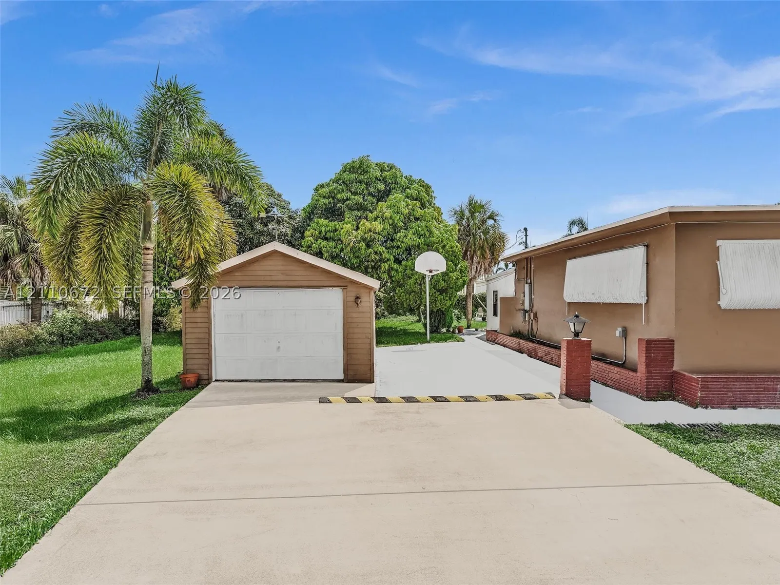 5220 SW 26th Ave