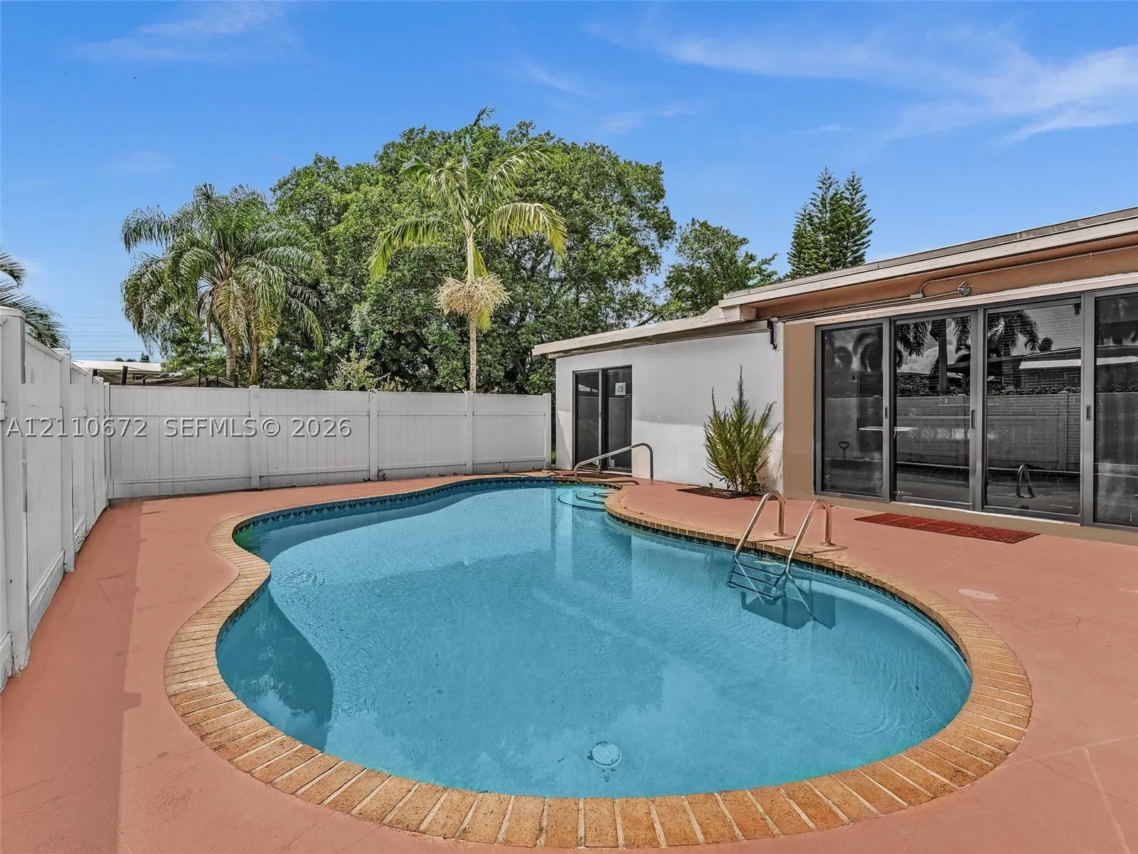 5220 SW 26th Ave