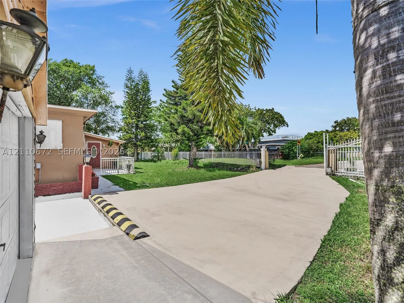 5220 SW 26th Ave
