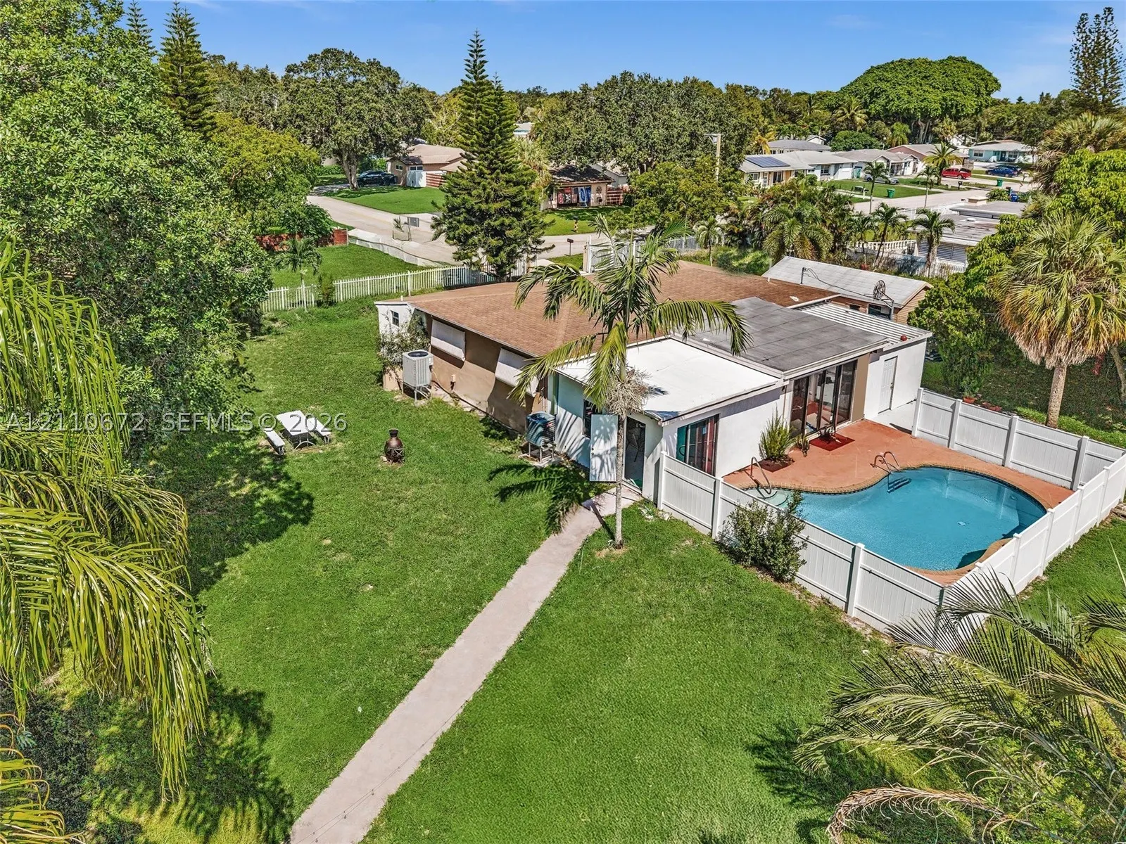 5220 SW 26th Ave