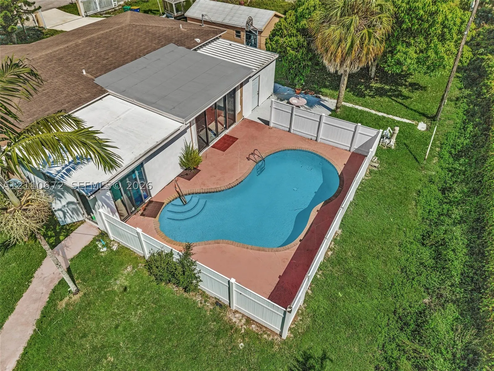 5220 SW 26th Ave