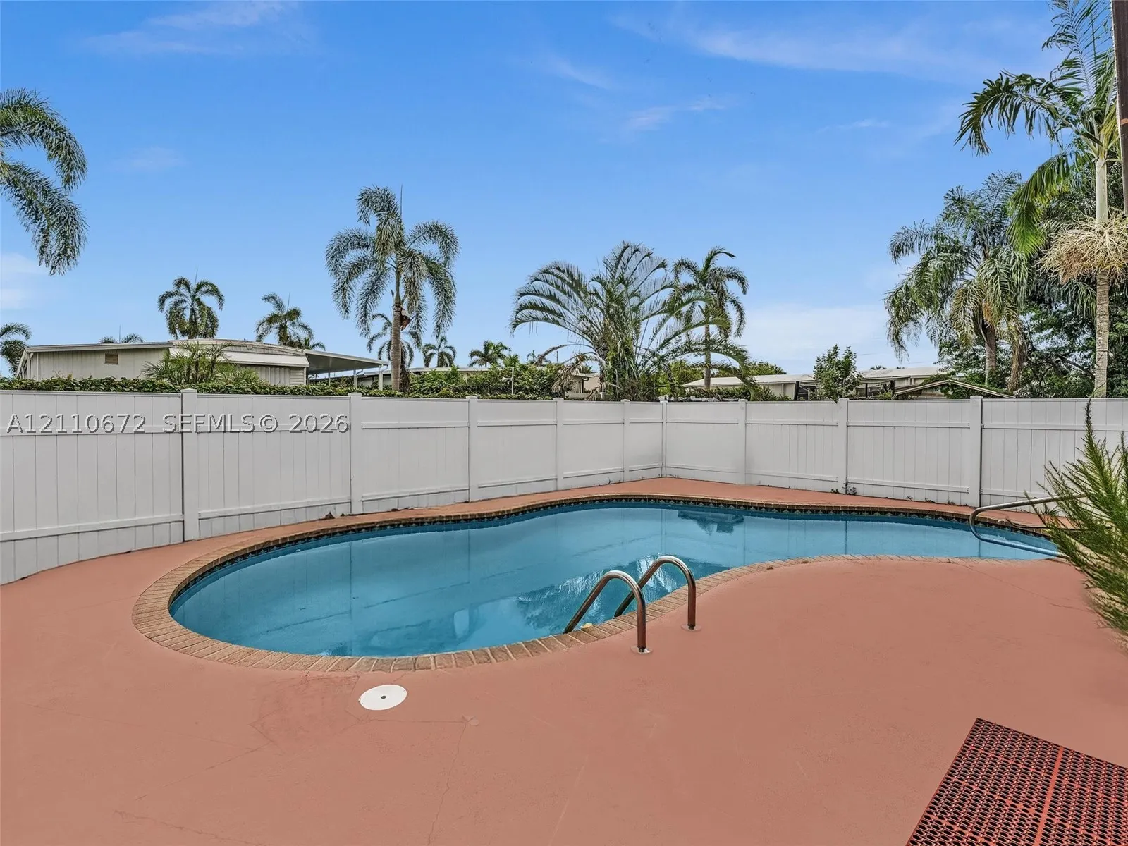 5220 SW 26th Ave