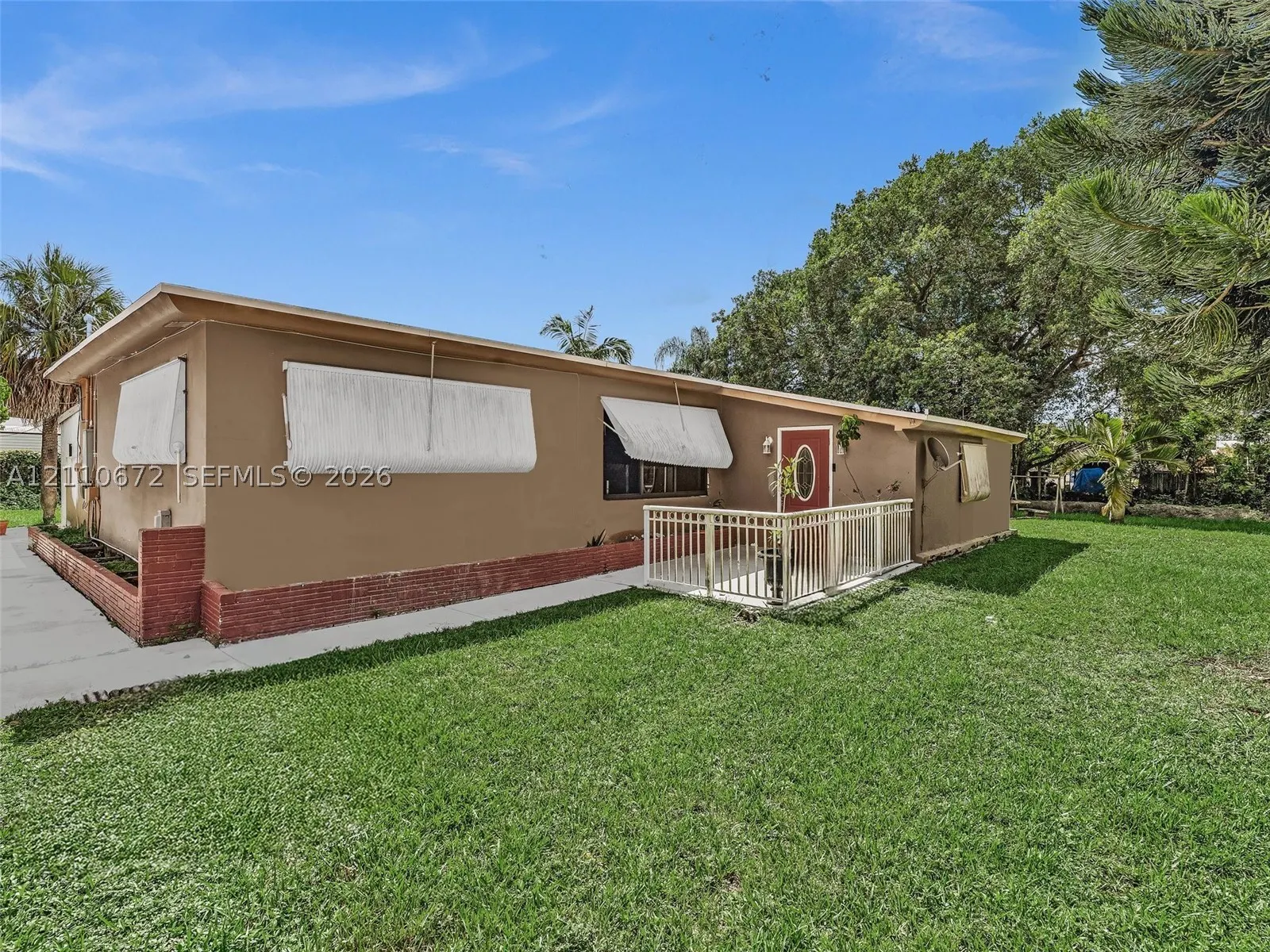 5220 SW 26th Ave