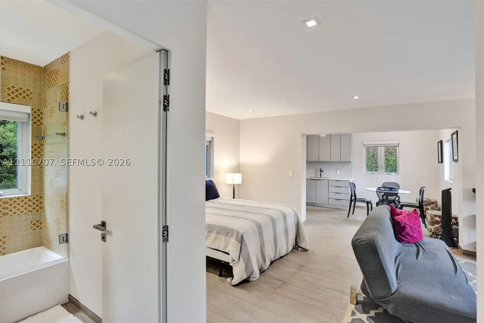 3151 Sheridan Ave #2