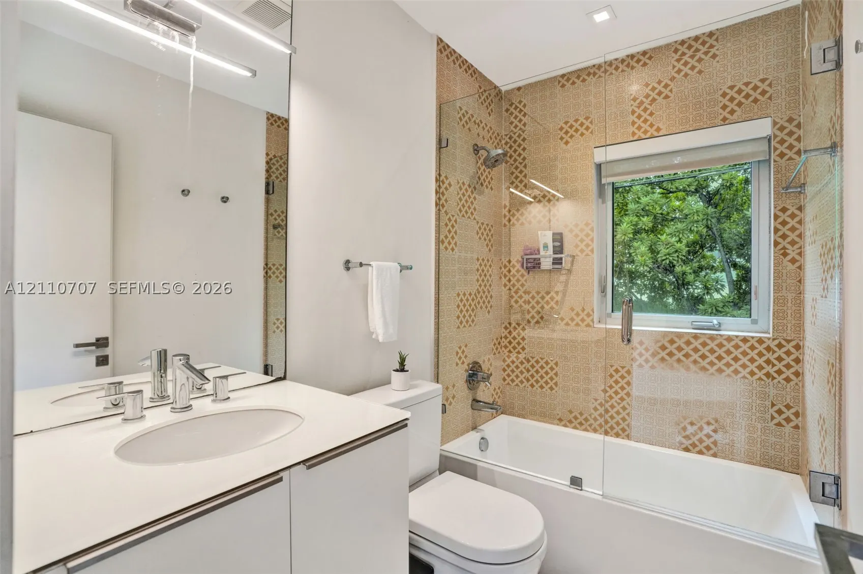 3151 Sheridan Ave #2