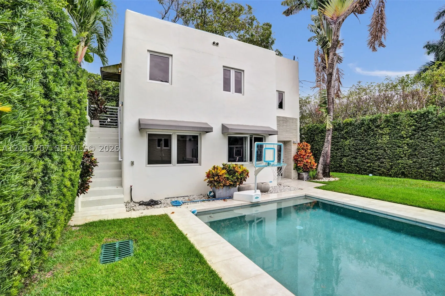 3151 Sheridan Ave #2
