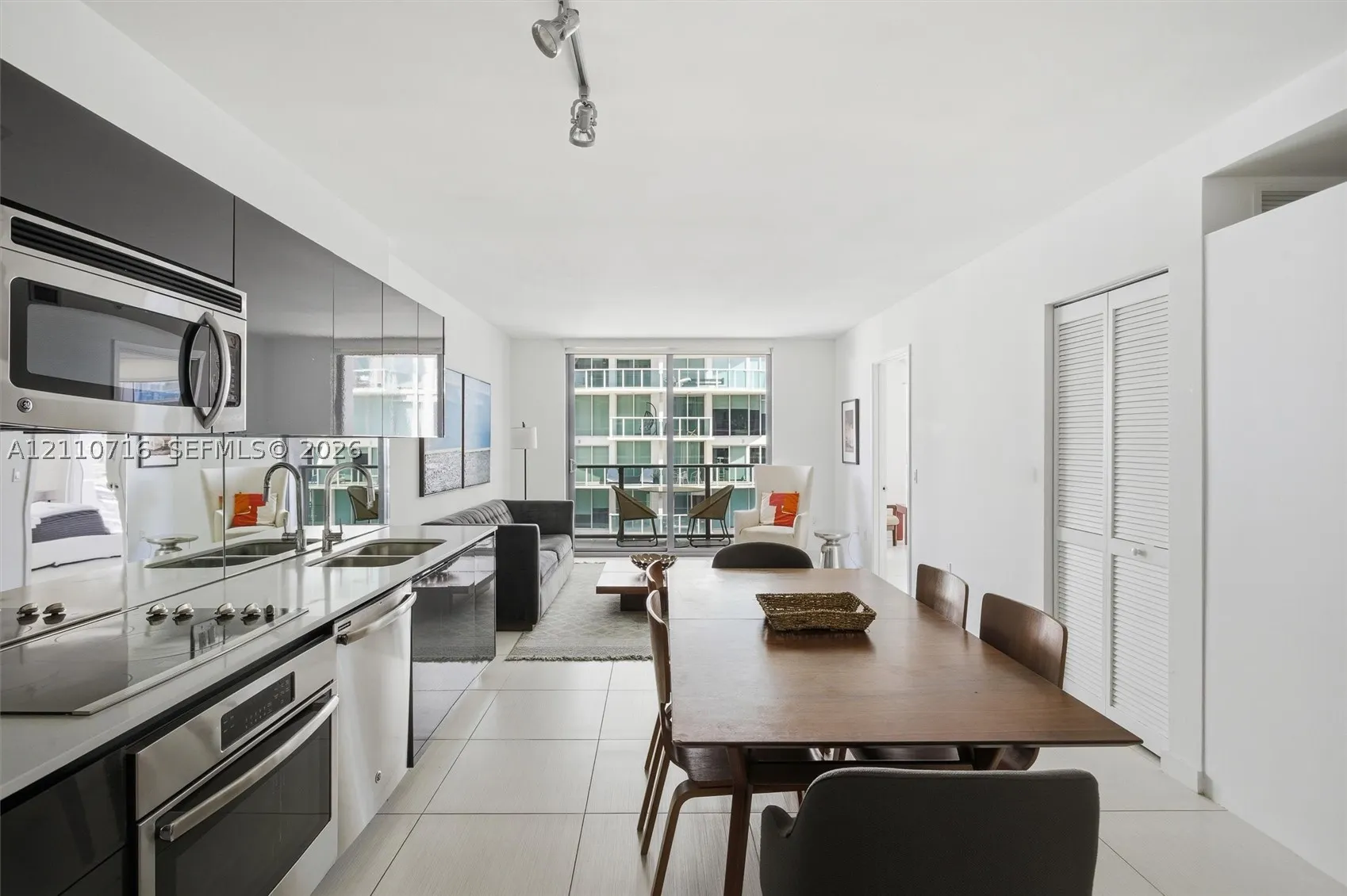 31 SE 6th St #2504