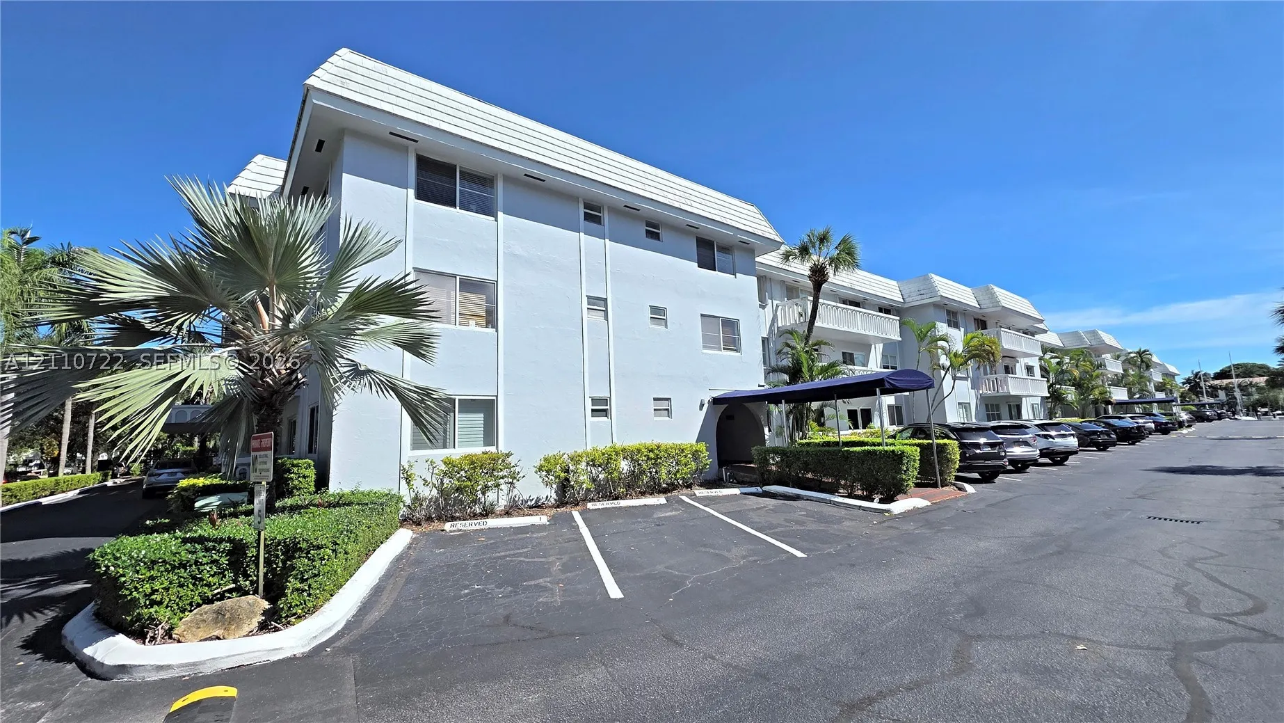100 Edgewater Dr #115