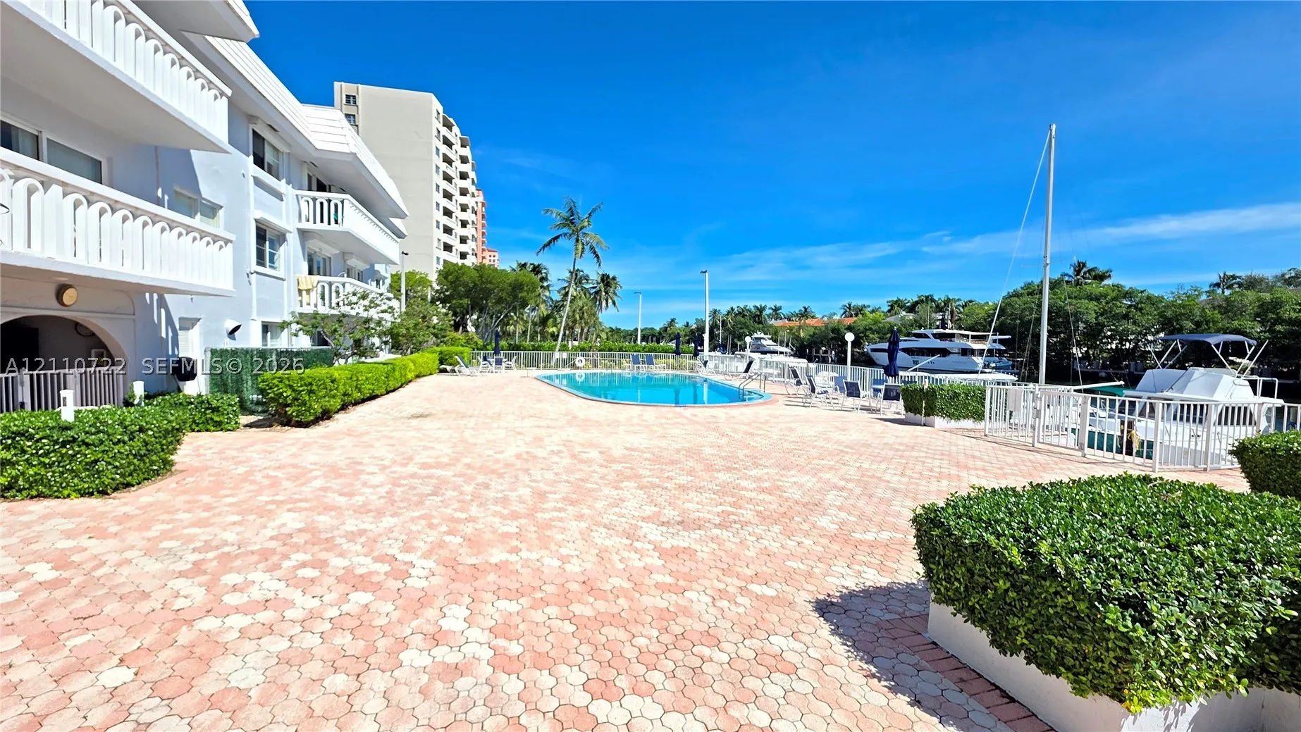 100 Edgewater Dr #115