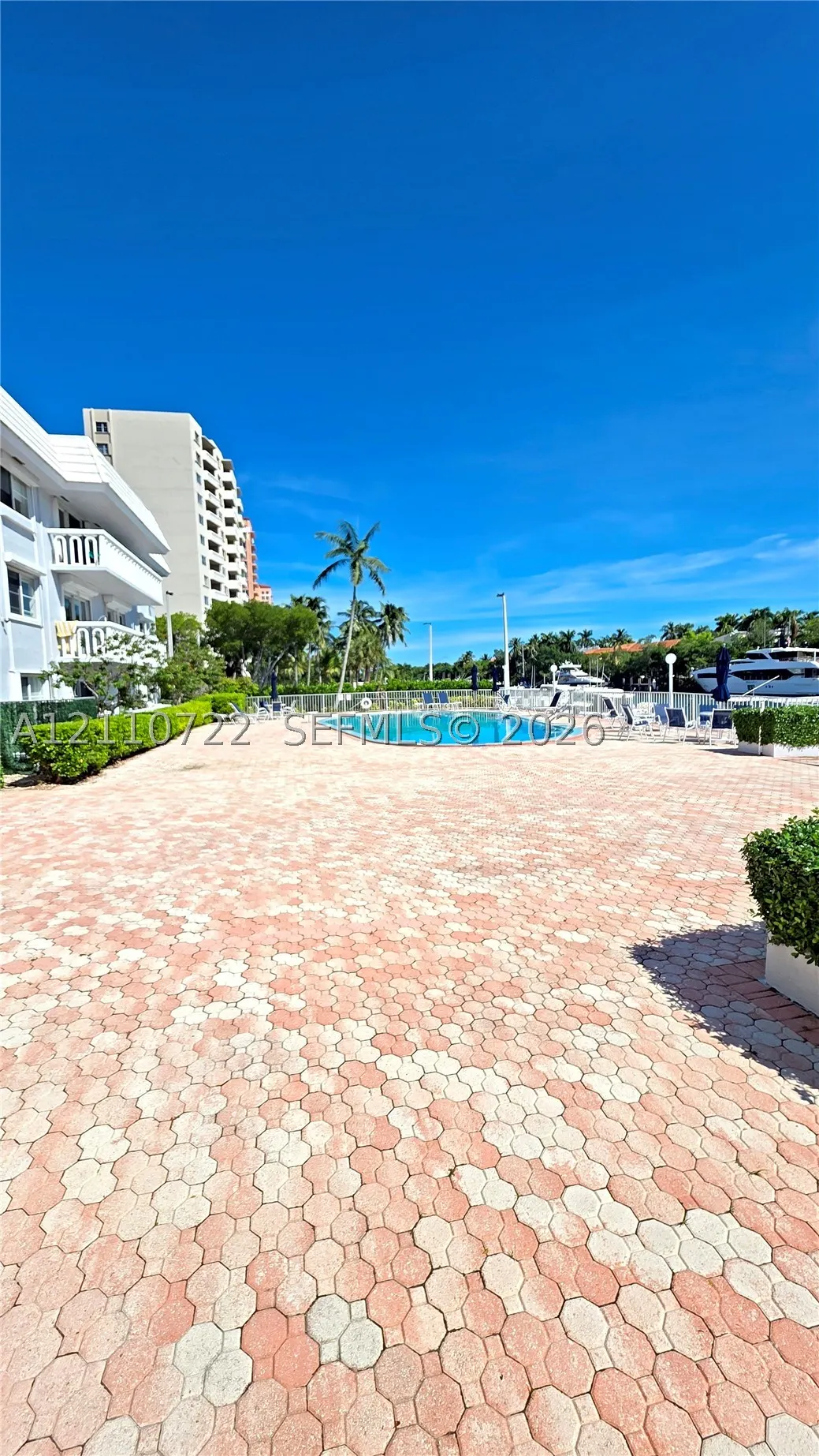 100 Edgewater Dr #115