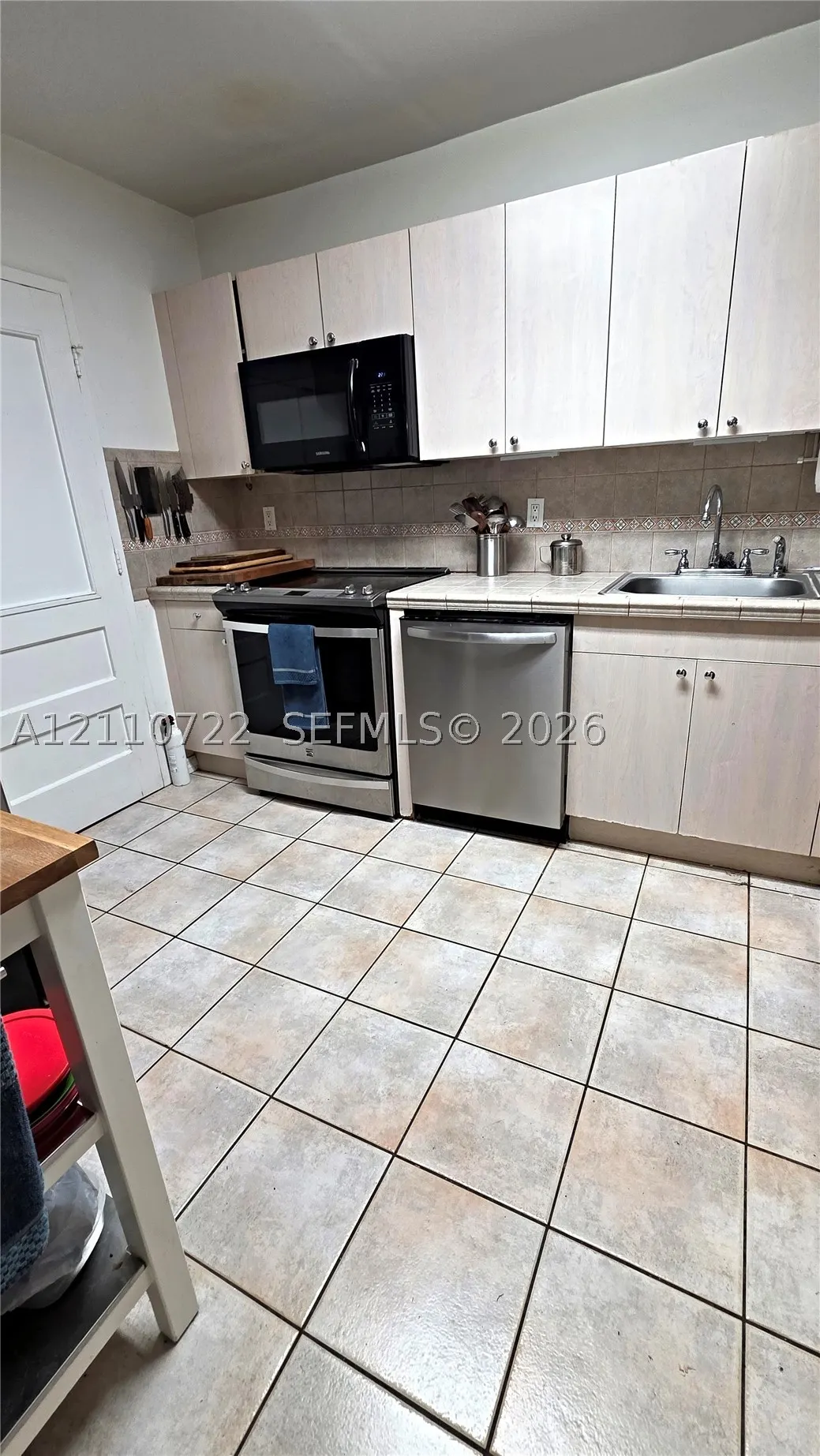 100 Edgewater Dr #115