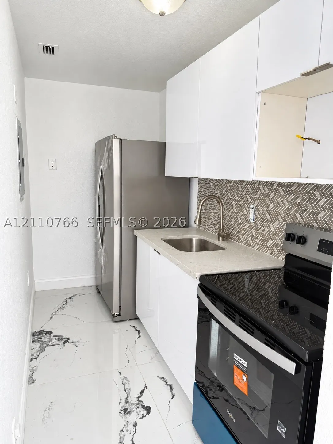 641 W 68th St #641